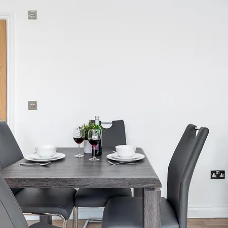 Apartamento Pluxa Opal - Darkening Blinds & Free Parking